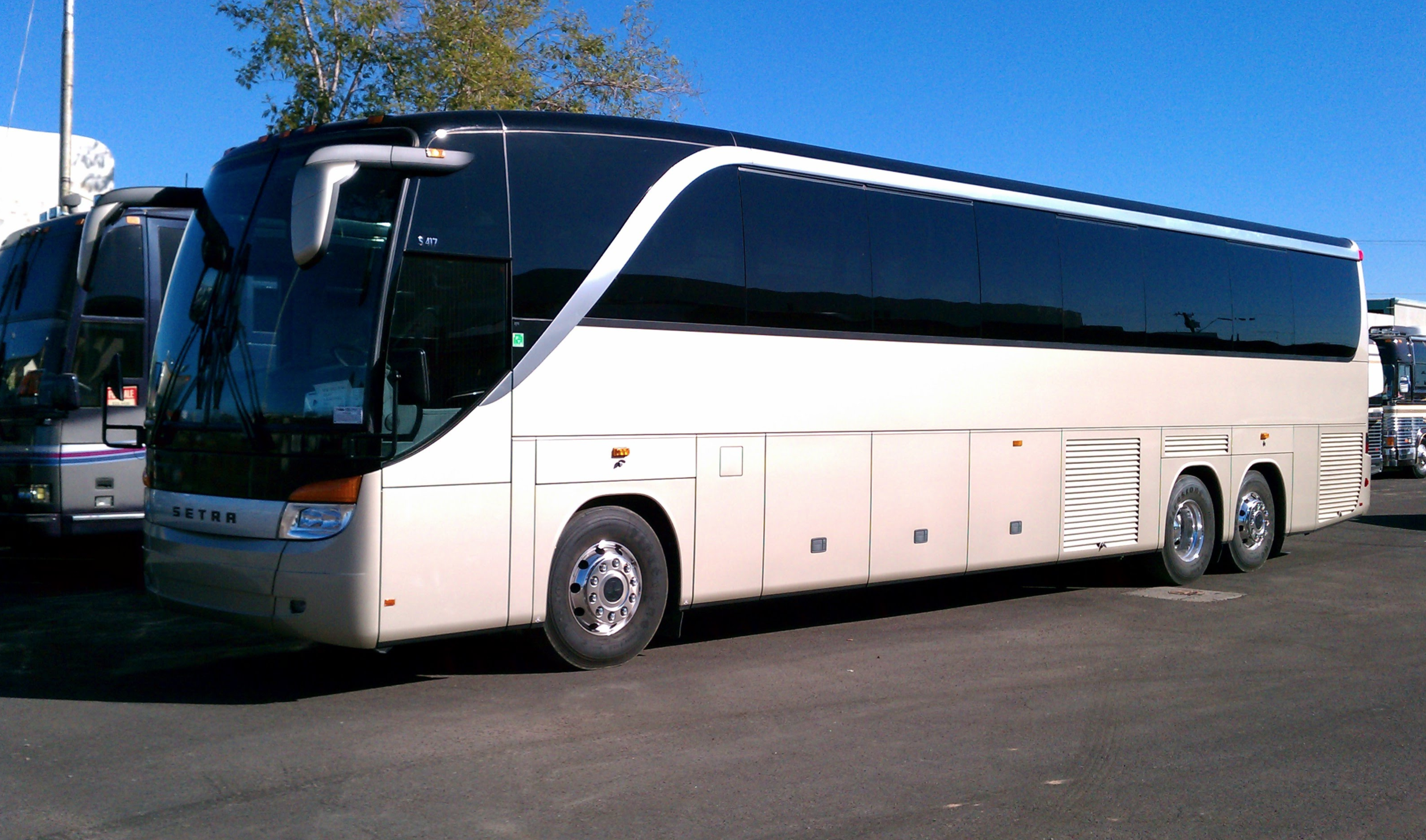 rent-a-charter-bus..png