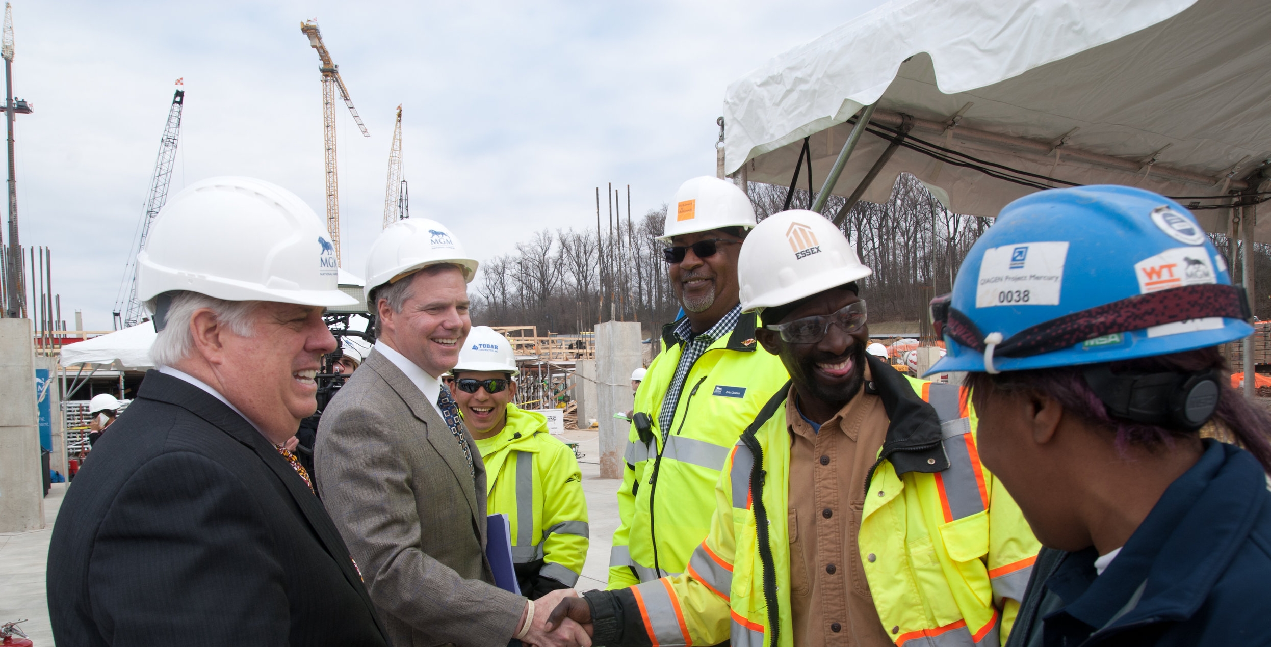 MGM_National_Harbor_1000_construction_workers_celebration_(16935784755).jpg