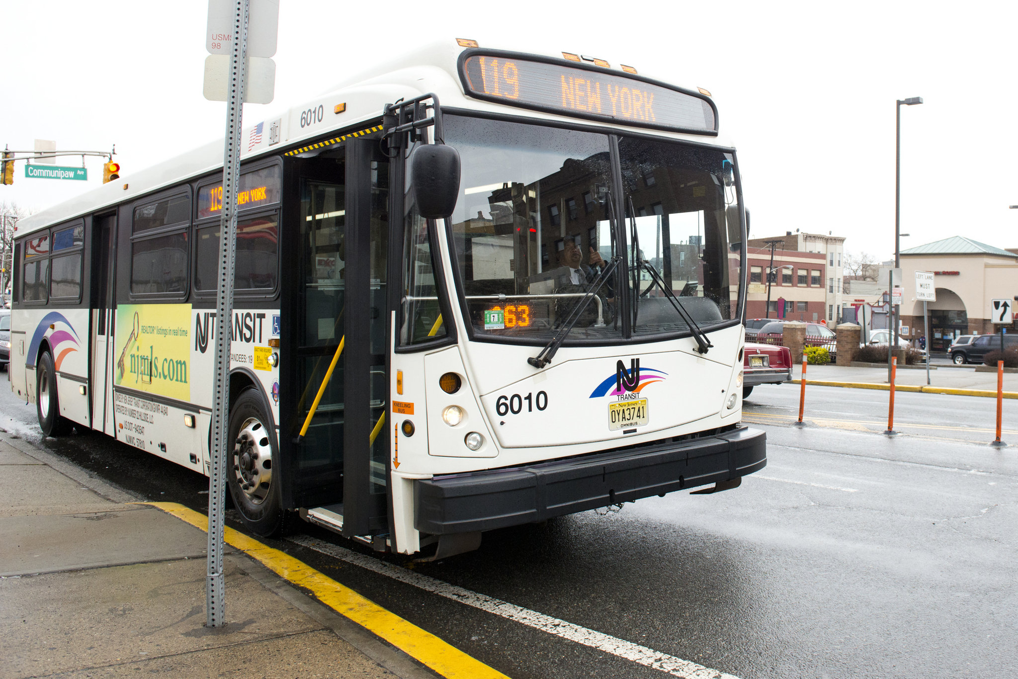 nj-transit-bus-to-six-flags.jpg